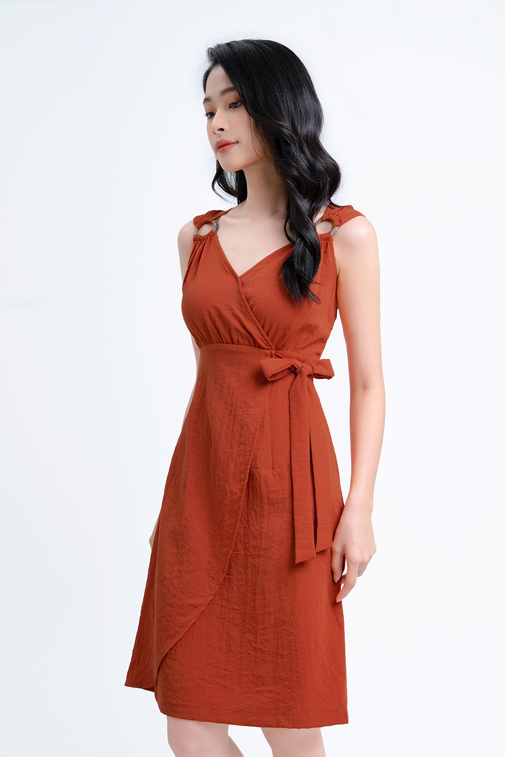 Đầm wrap dress phối khoen vai nơ eo