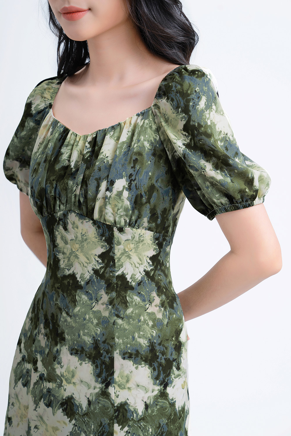 Đầm xòe hoa tay phồng nhấn eo cao 