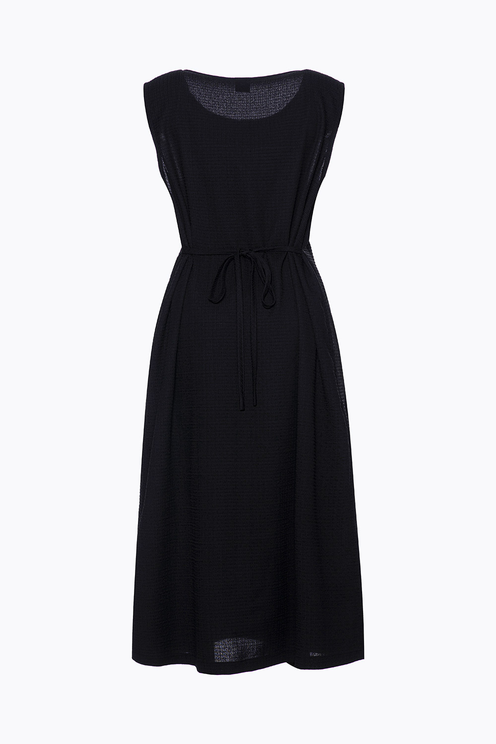 Đầm đen suông sát nách phối nút 