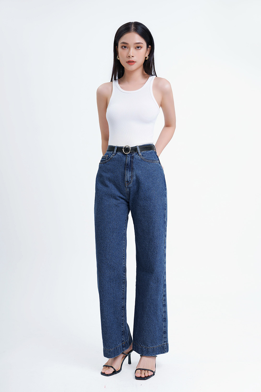 Quần jeans ống suông màu xanh đậm 