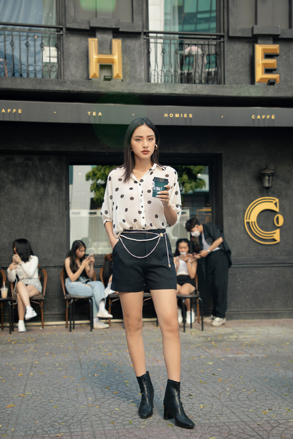 Quần short nữ màu đen 2 túi 