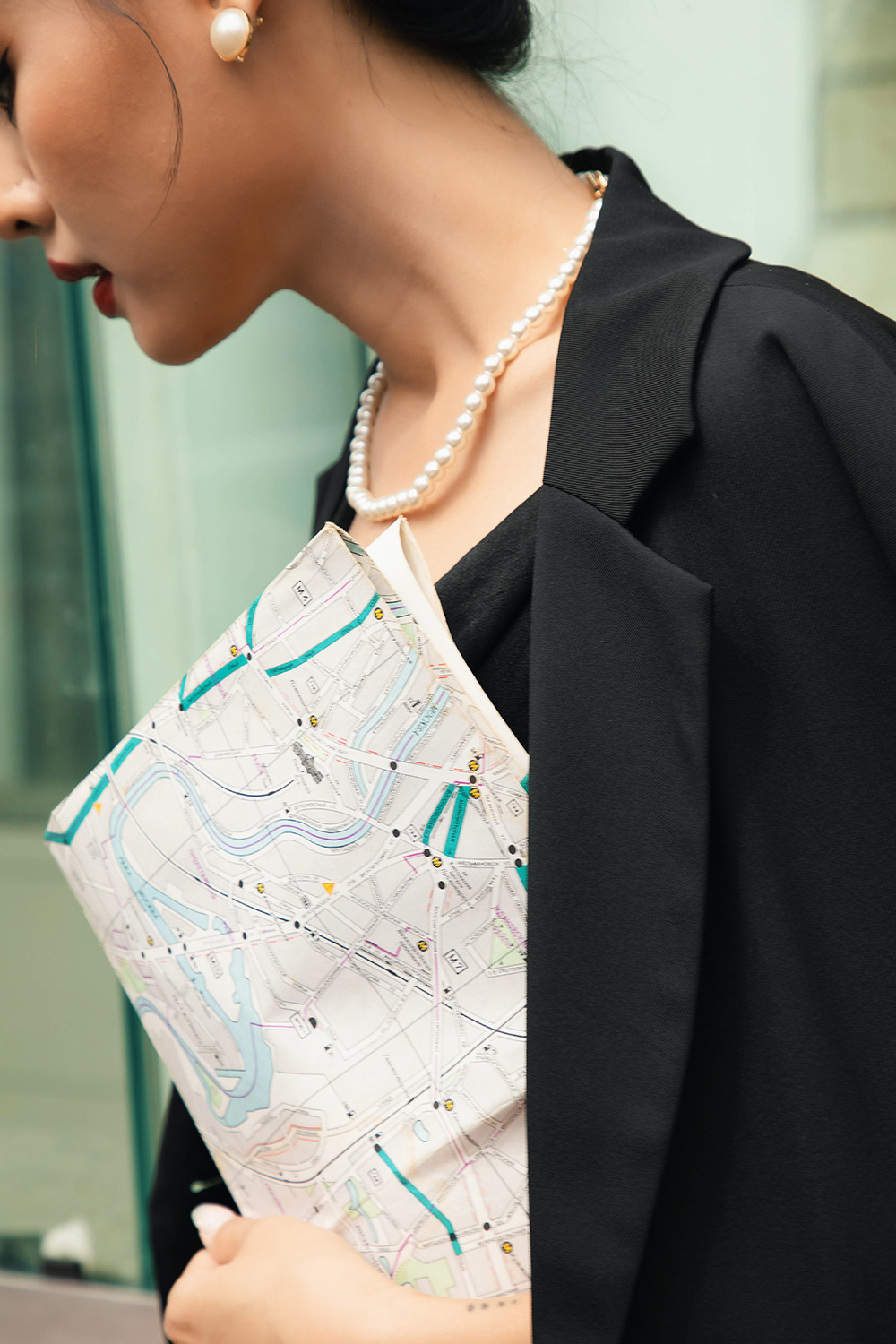 Áo khoác blazer đen 2 lớp túi đắp xéo 