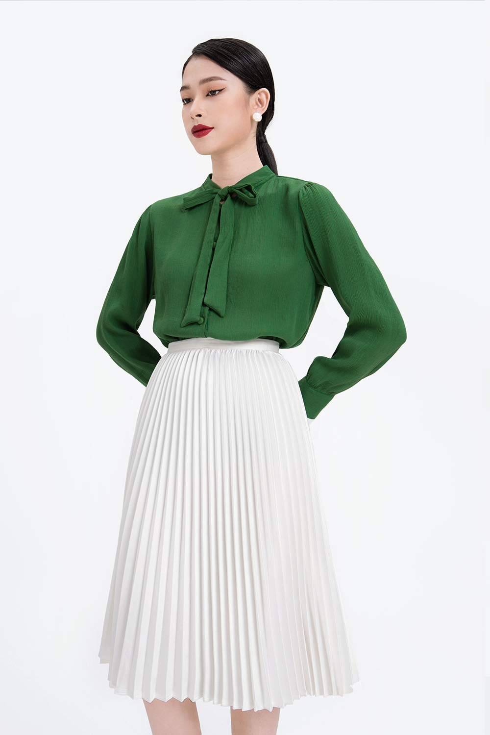 Áo sơ mi tay dài cổ phối nơ 