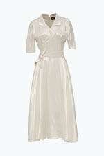 Đầm trắng dáng xòe kèm dây nơ eo