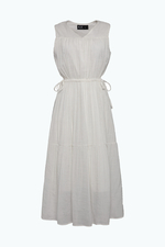 Đầm trắng dáng dài nhấn eo 