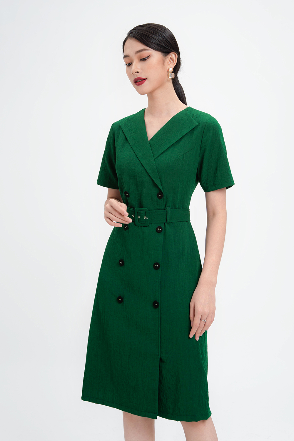 Đầm chữ A đính nút kèm thắt lưng 