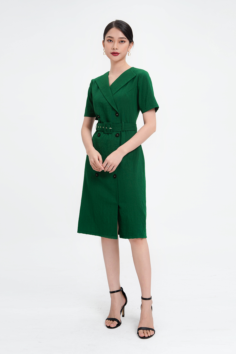 Đầm chữ A đính nút kèm thắt lưng 