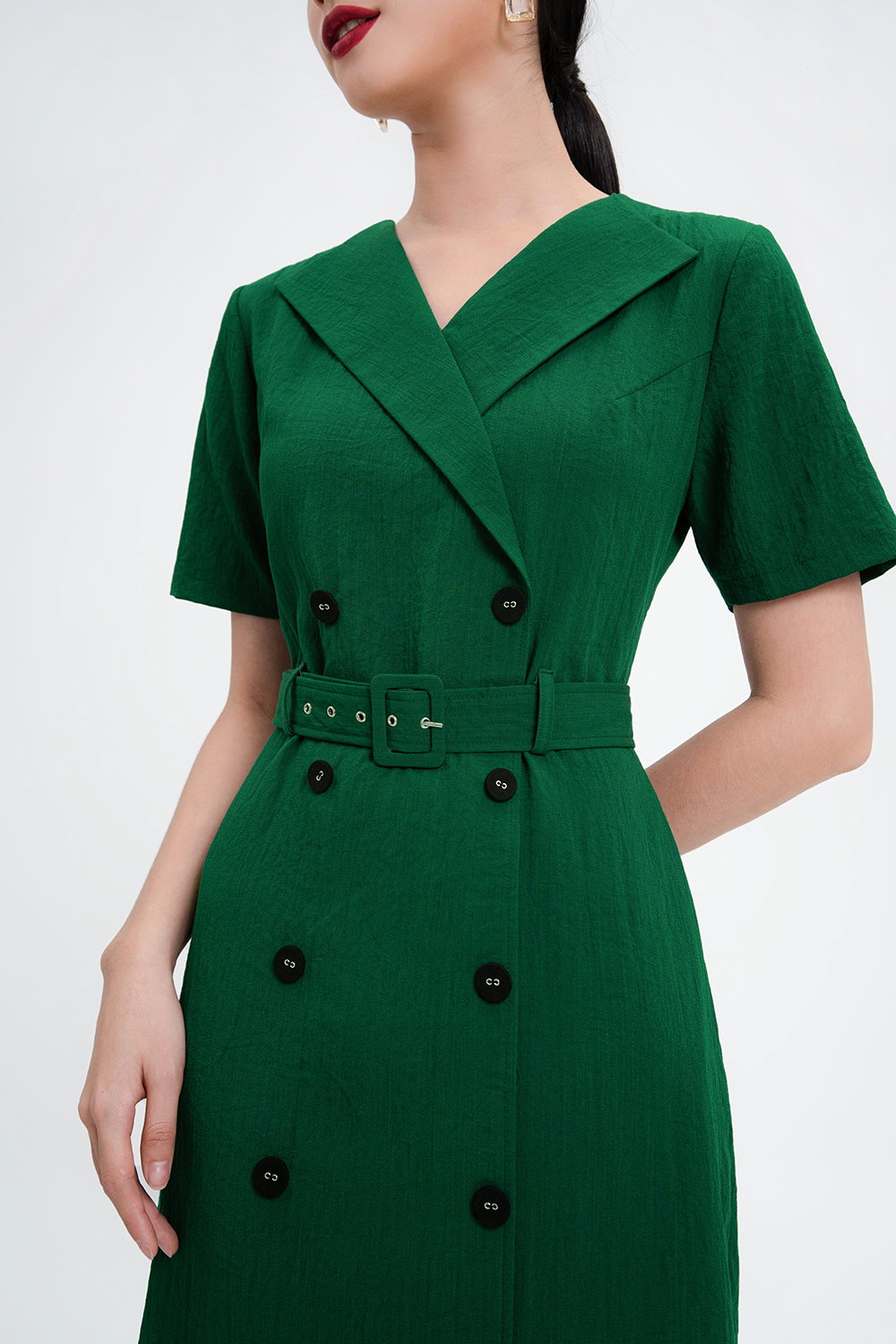 Đầm chữ A đính nút kèm thắt lưng 