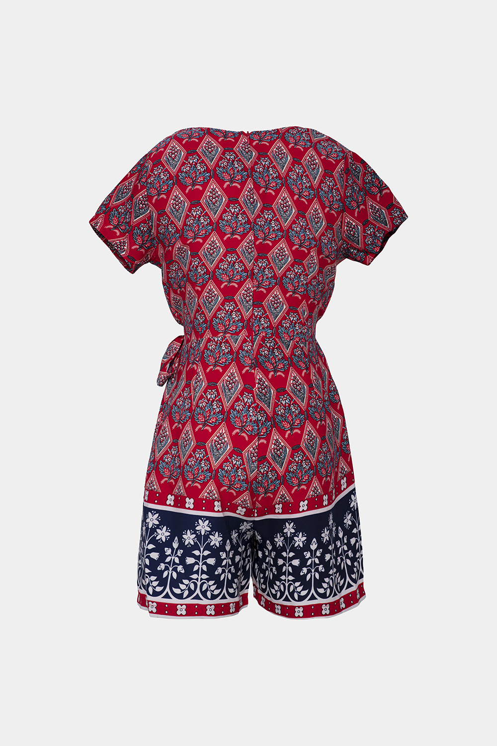 Jumpsuit ngắn cổ V thắt nơ eo 