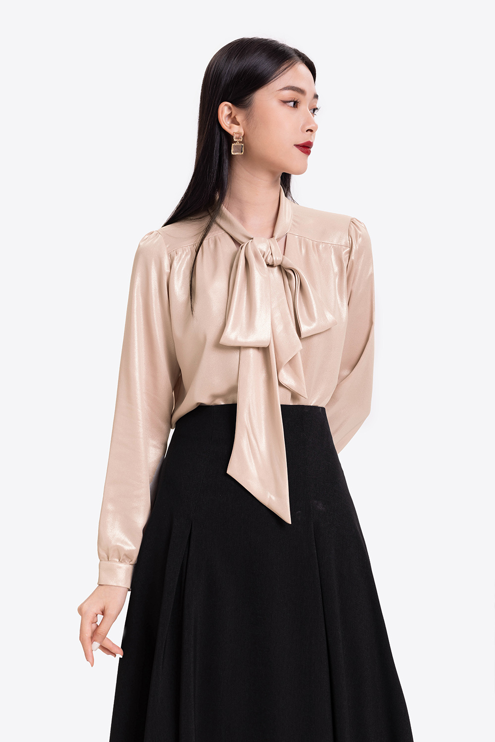 Áo sơ mi lụa cổ thắt nơ 