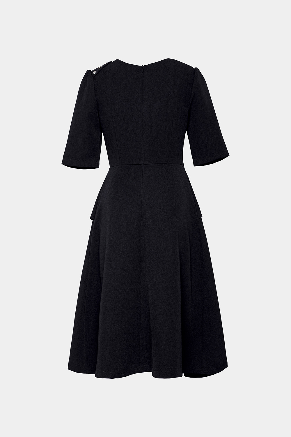 Đầm đen peplum công sở tay lỡ 