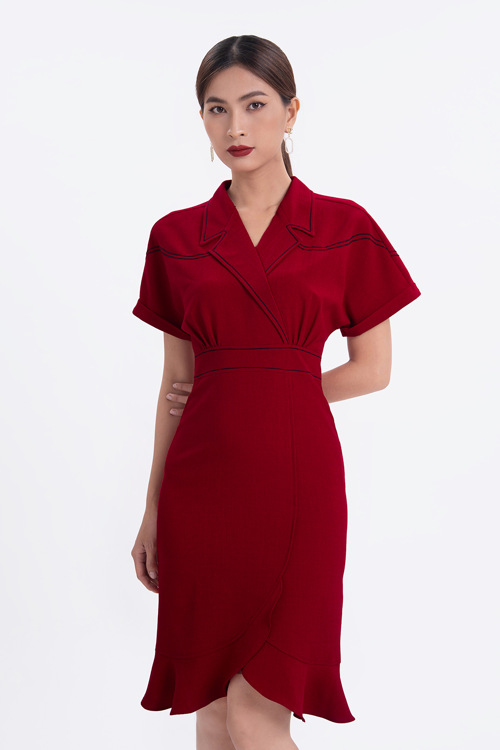 Đầm đỏ đuôi cá cổ đan tông 