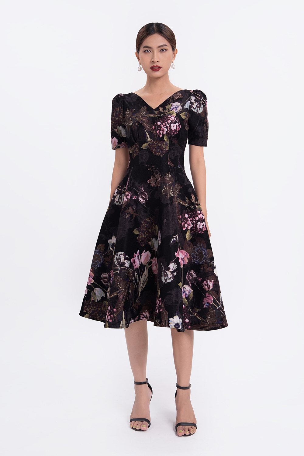 Đầm xòe hoa cổ V eo cao 