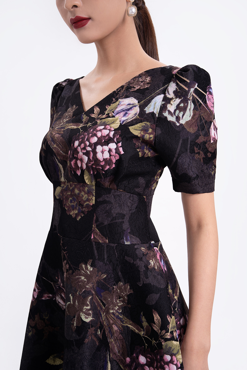 Đầm xòe hoa cổ V eo cao 