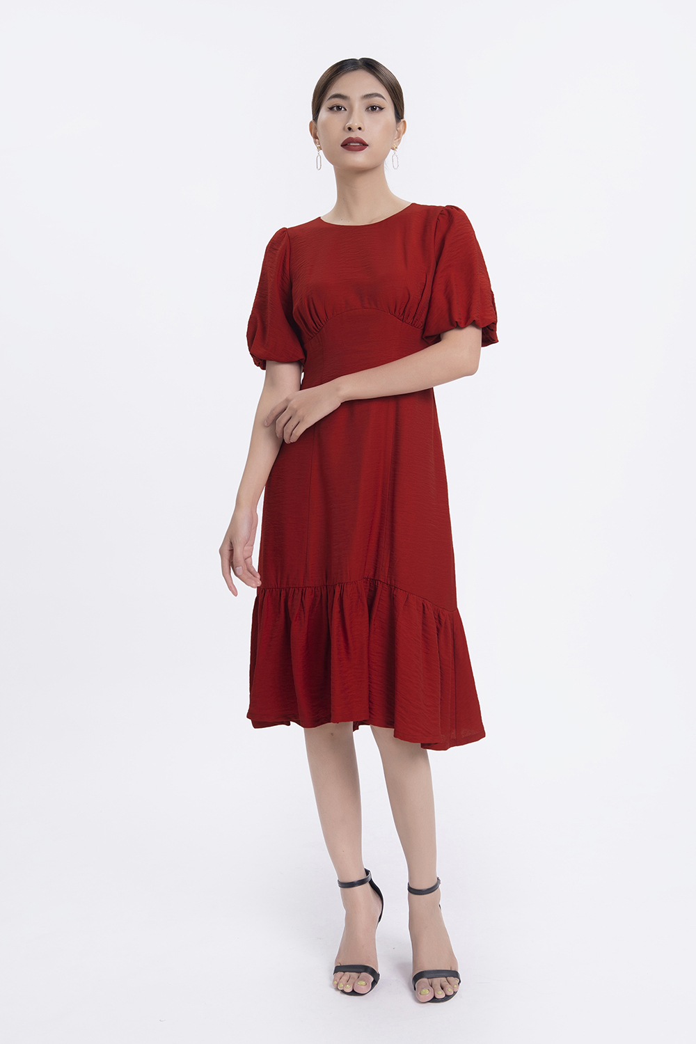 Đầm đỏ đuôi cá tay phồng 