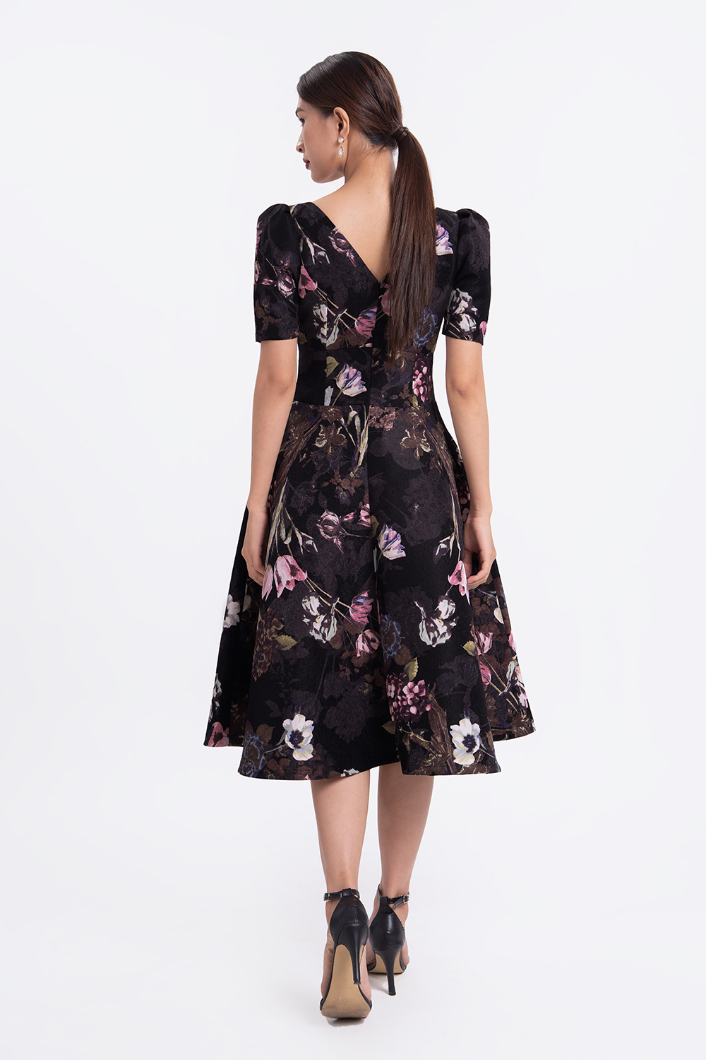 Đầm xòe hoa cổ V eo cao 