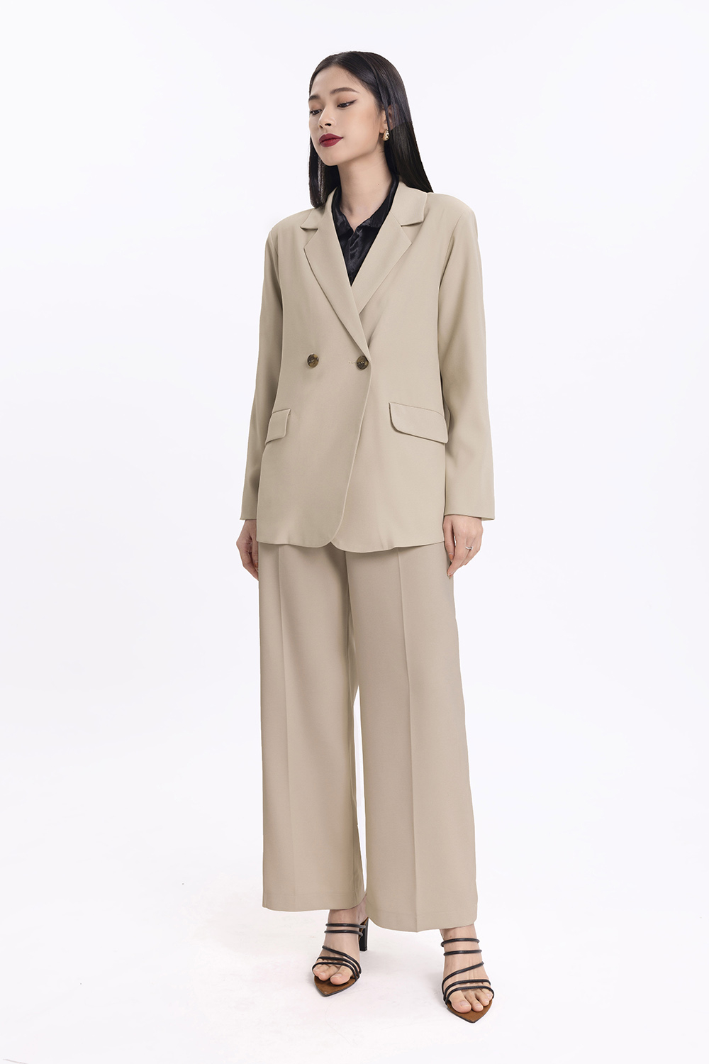 Áo khoác blazer 2 túi xéo tay dài 