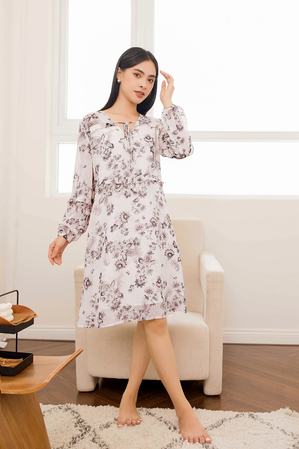 Đầm hoa dáng suông tay dài 