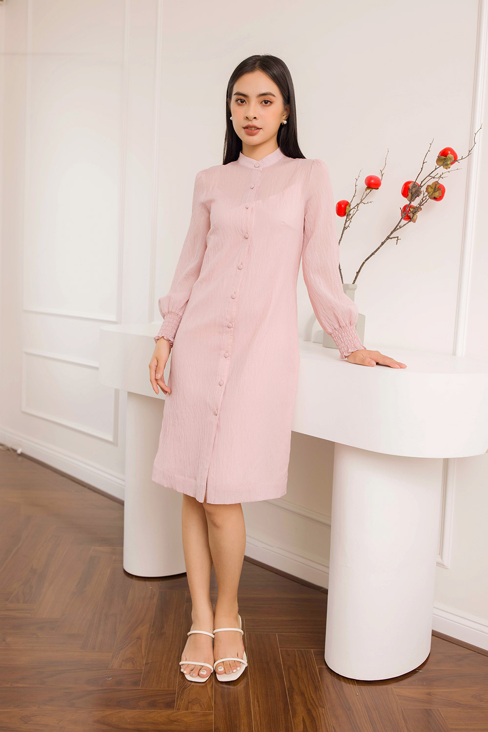 Đầm sơ mi cổ trụ kèm thắt eo 