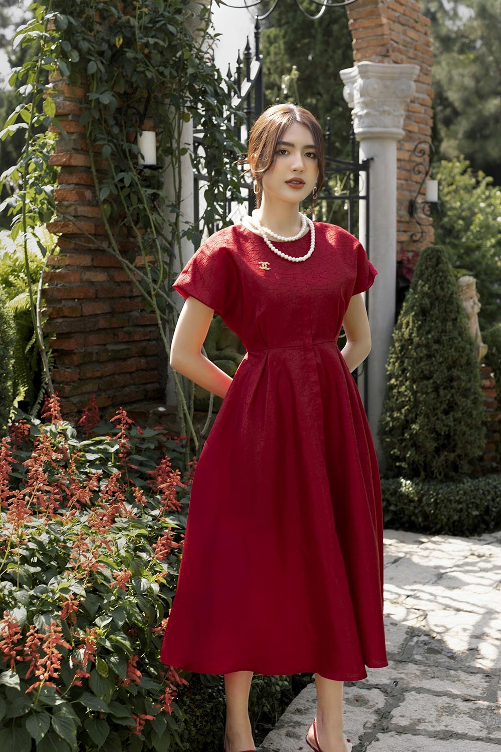 Đầm đỏ dự tiệc dáng xòe 