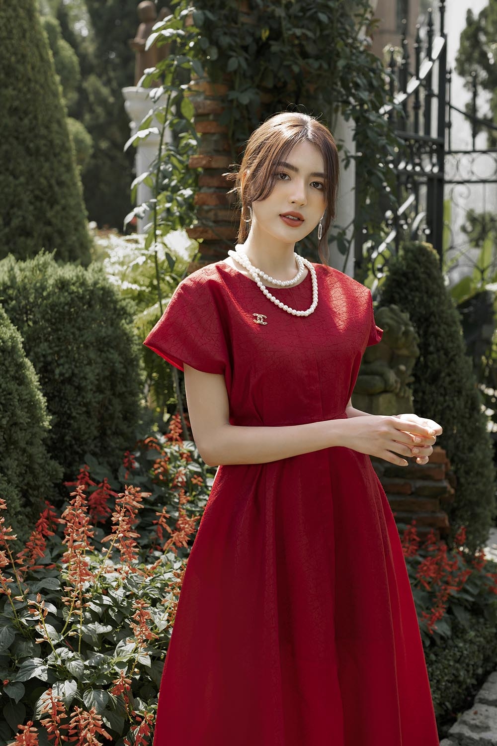 Đầm đỏ dự tiệc dáng xòe 