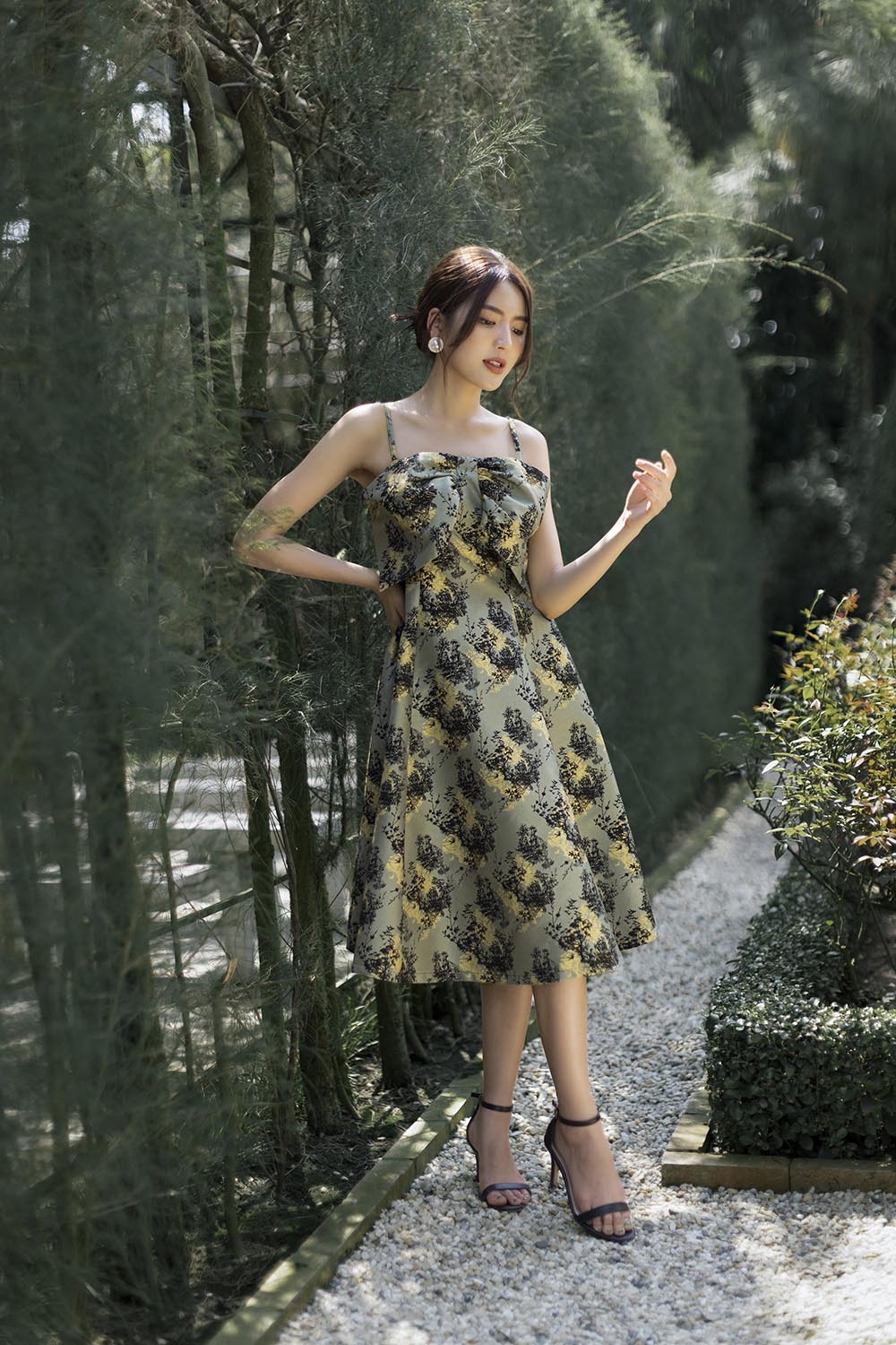 Đầm dự tiệc 2 dây dáng xòe phối nơ 