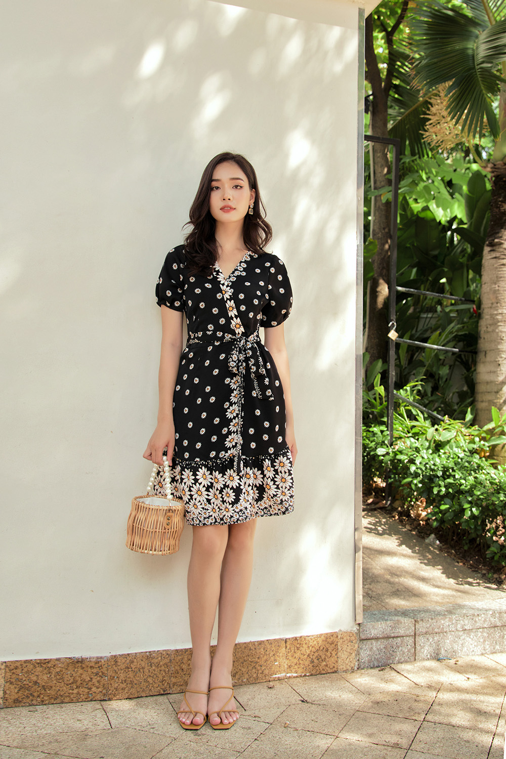 Đầm xòe hoa nhấn eo phối nơ 