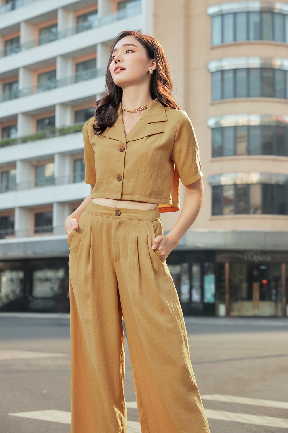 Áo sơ mi croptop cổ đan tông 