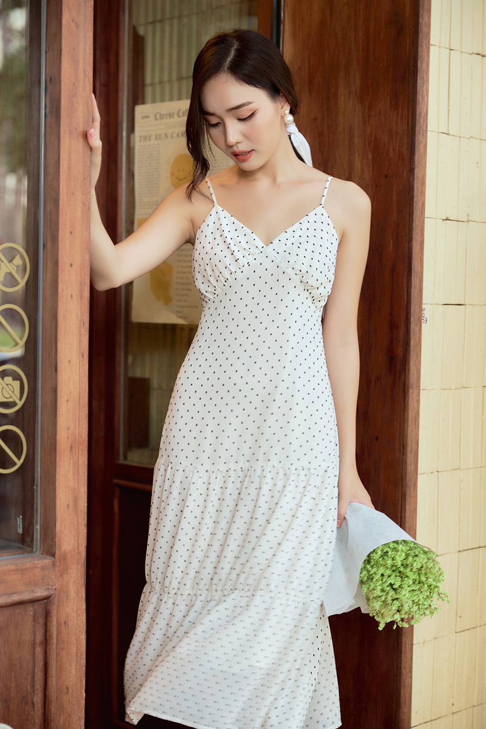 Đầm midi chấm bi hai dây