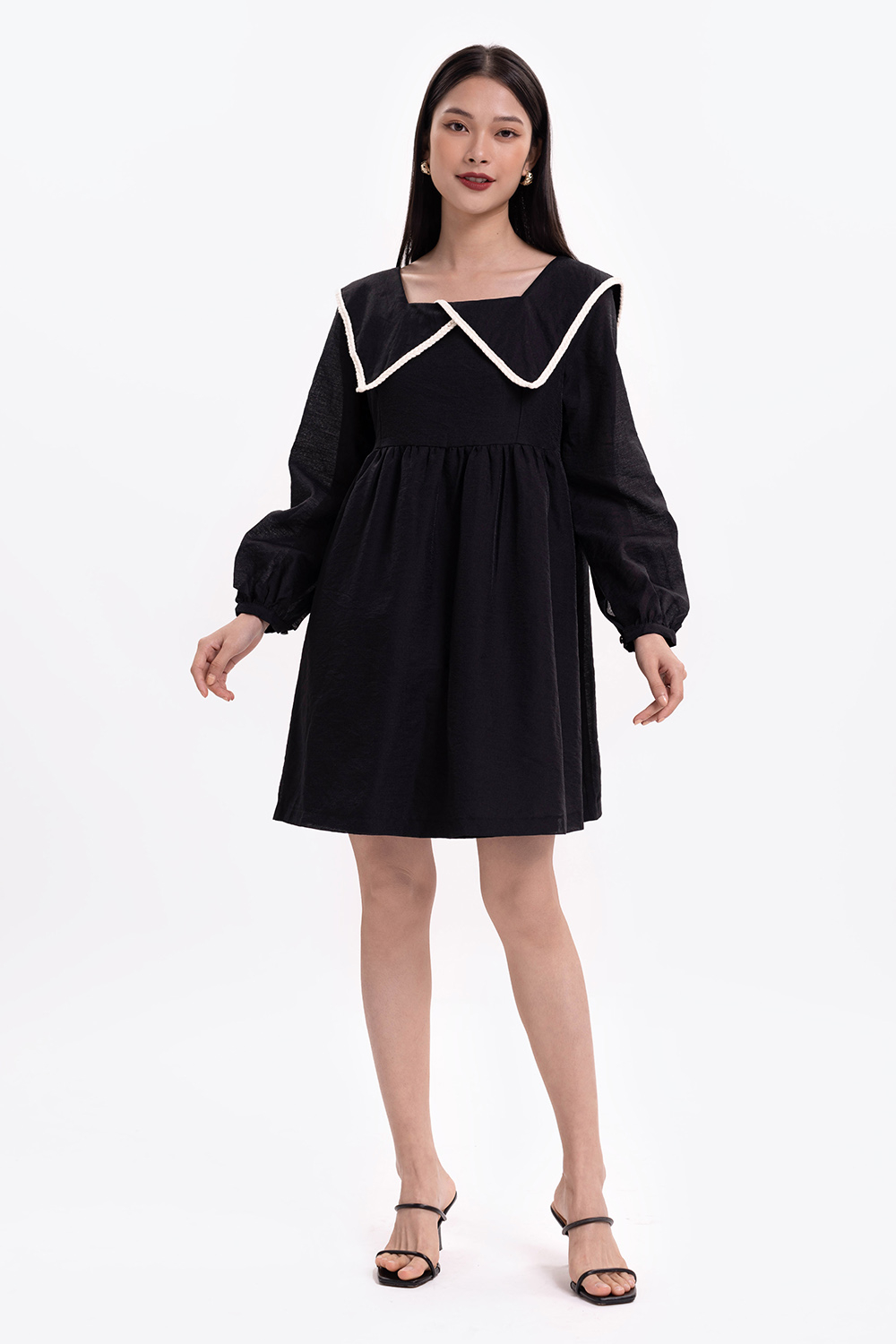 Đầm babydoll đen cổ sen viền trắng 