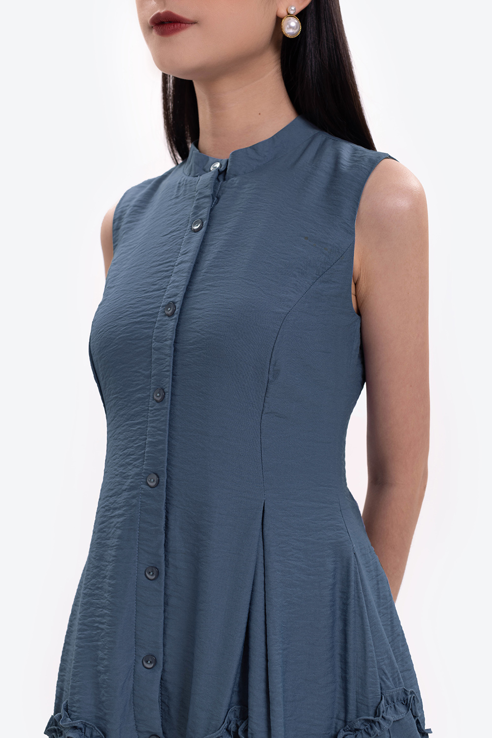 Đầm xòe cổ trụ sát nách phối bèo 