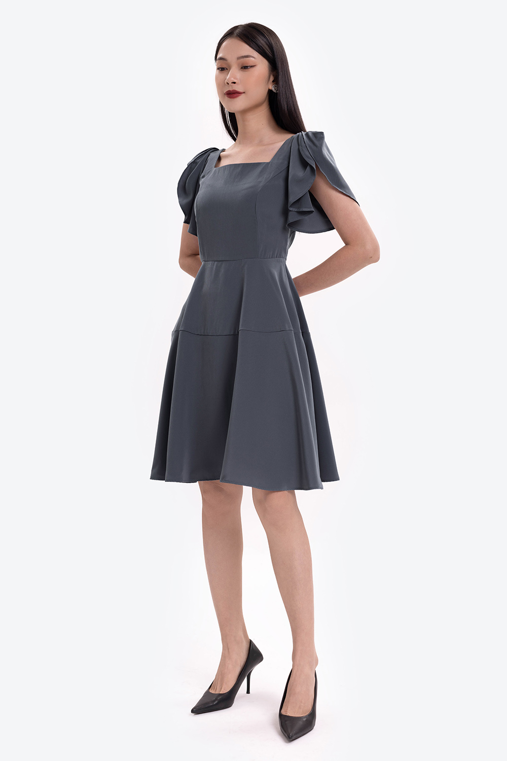 Đầm xòe cổ vuông tay phối bèo