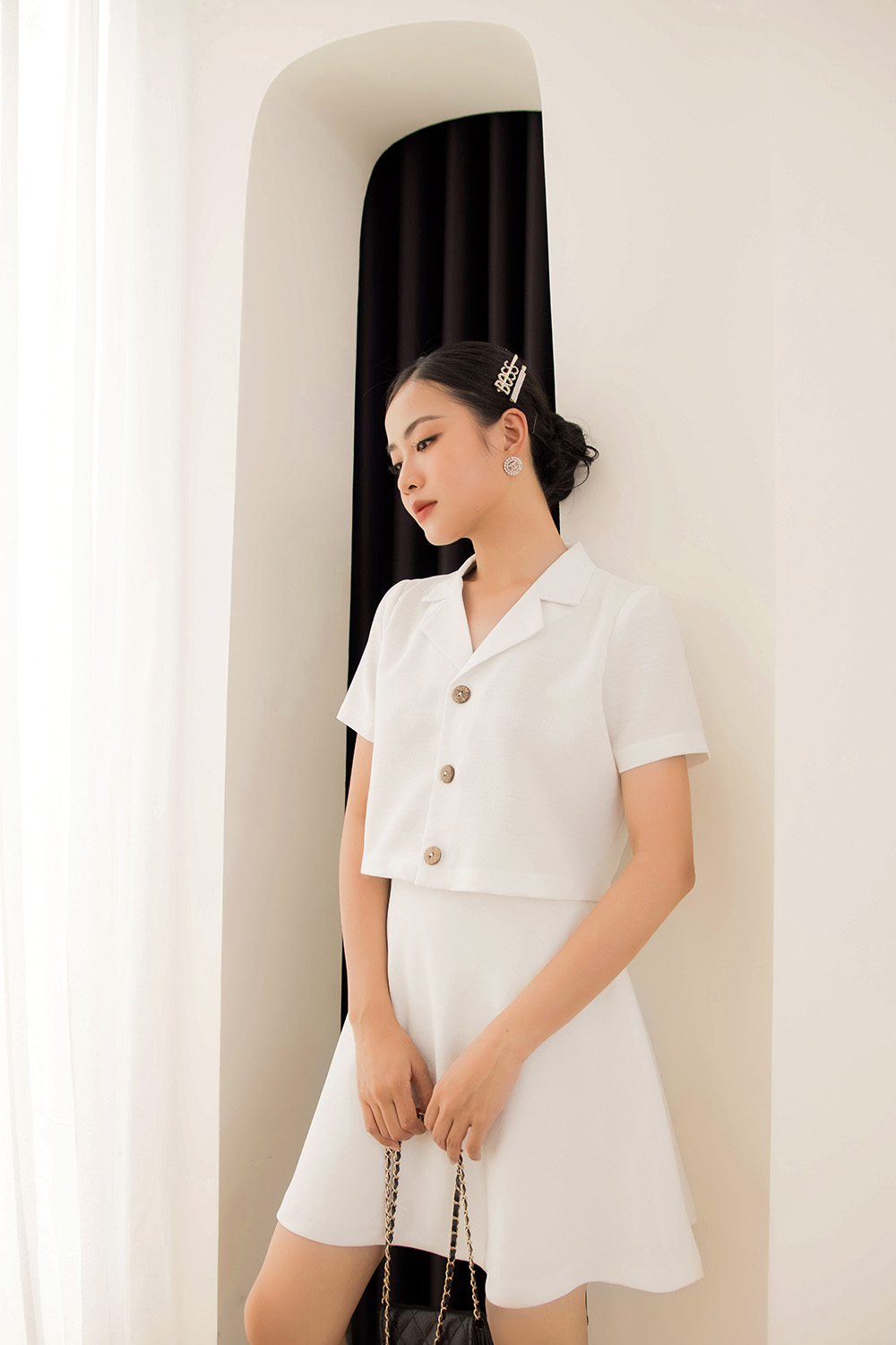 Áo sơ mi croptop màu trắng 