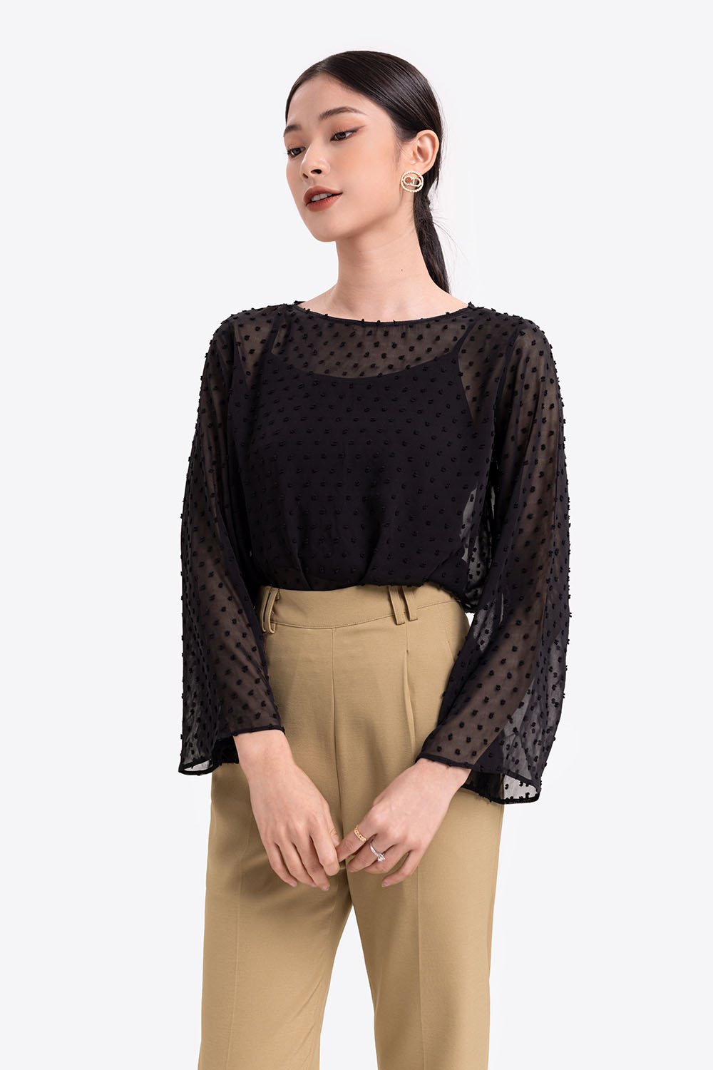 Áo voan kiểu cổ tròn tay dài