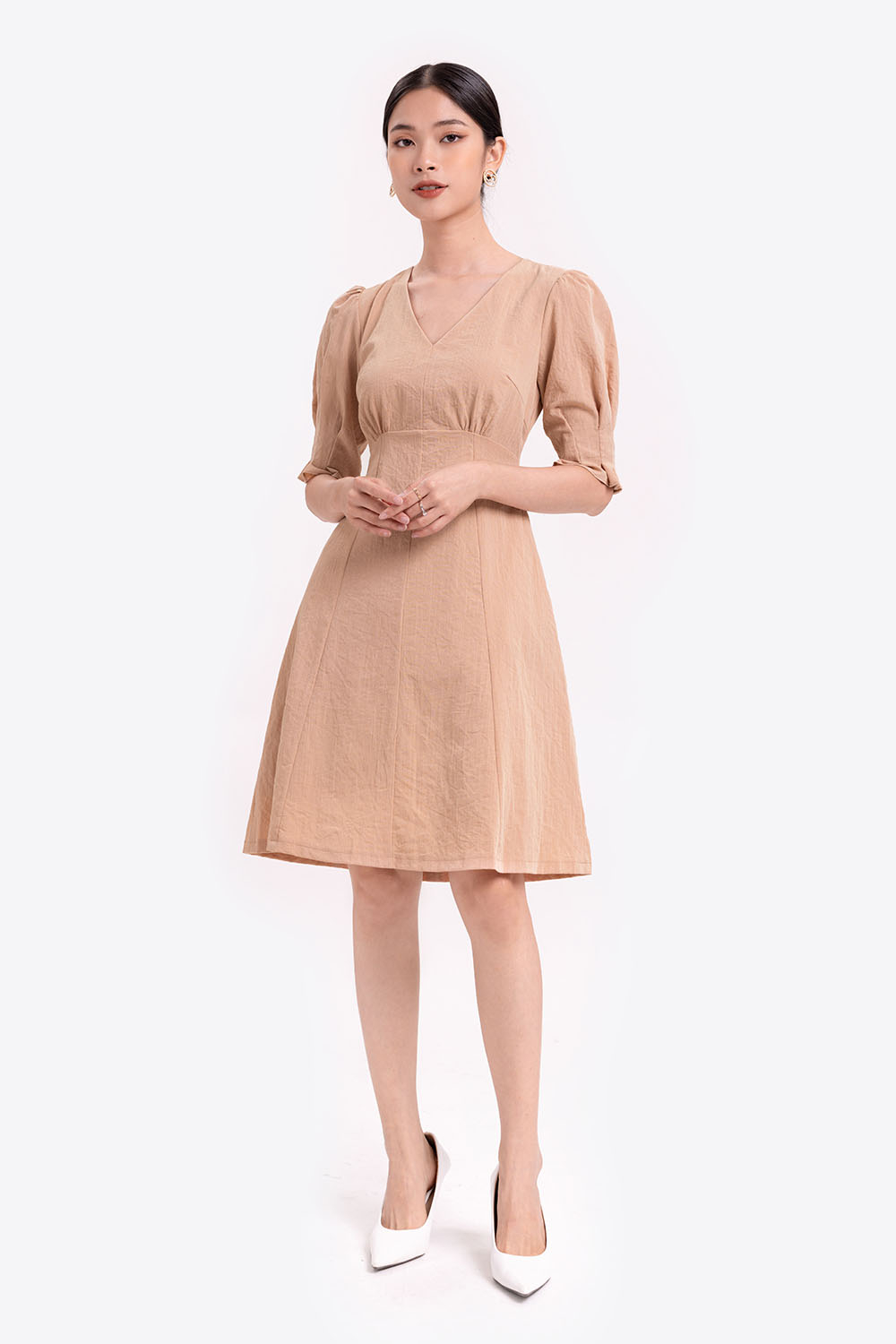 Đầm chữ A nhấn eo cao tay phồng 