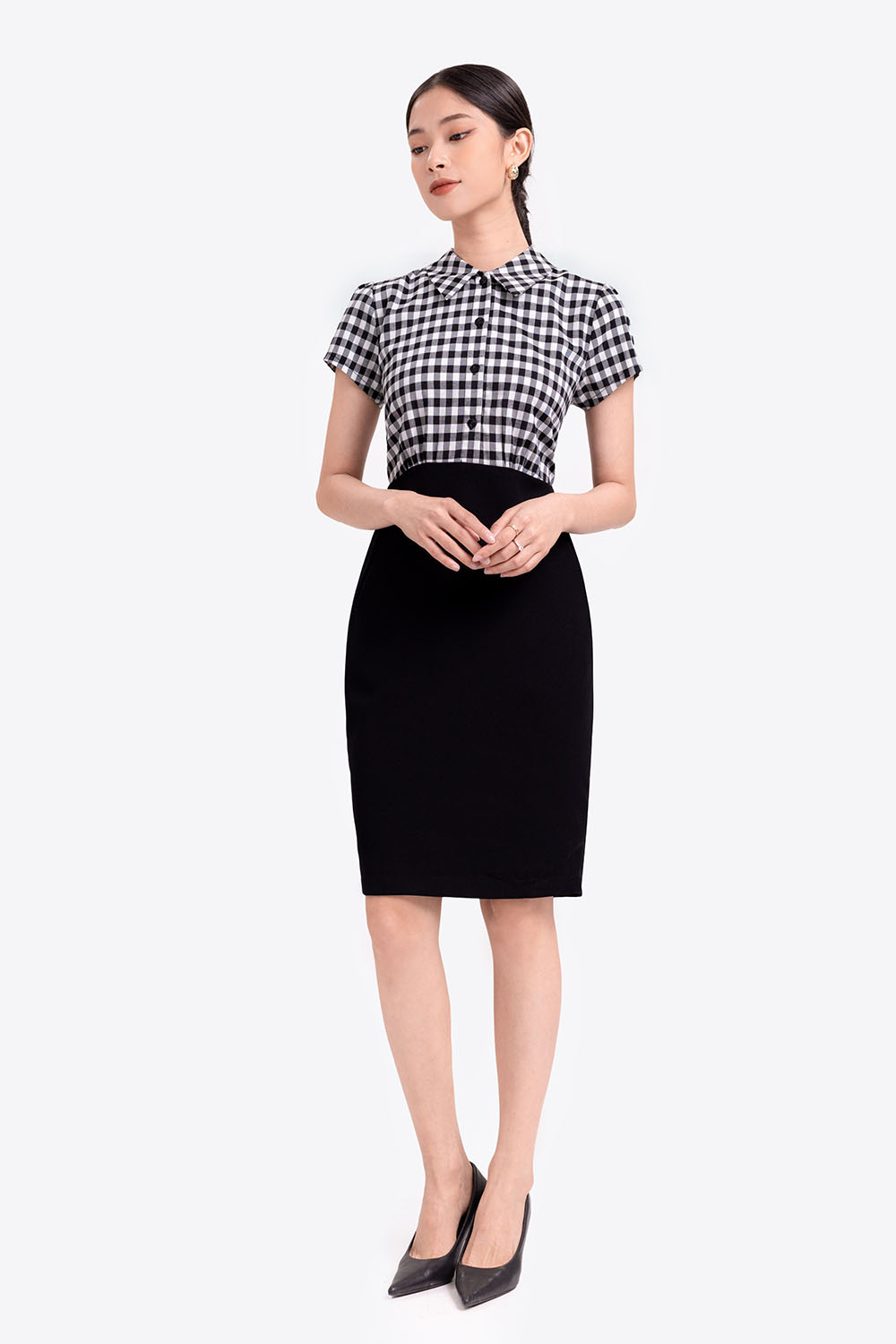 Đầm ôm đen phối họa tiết caro 