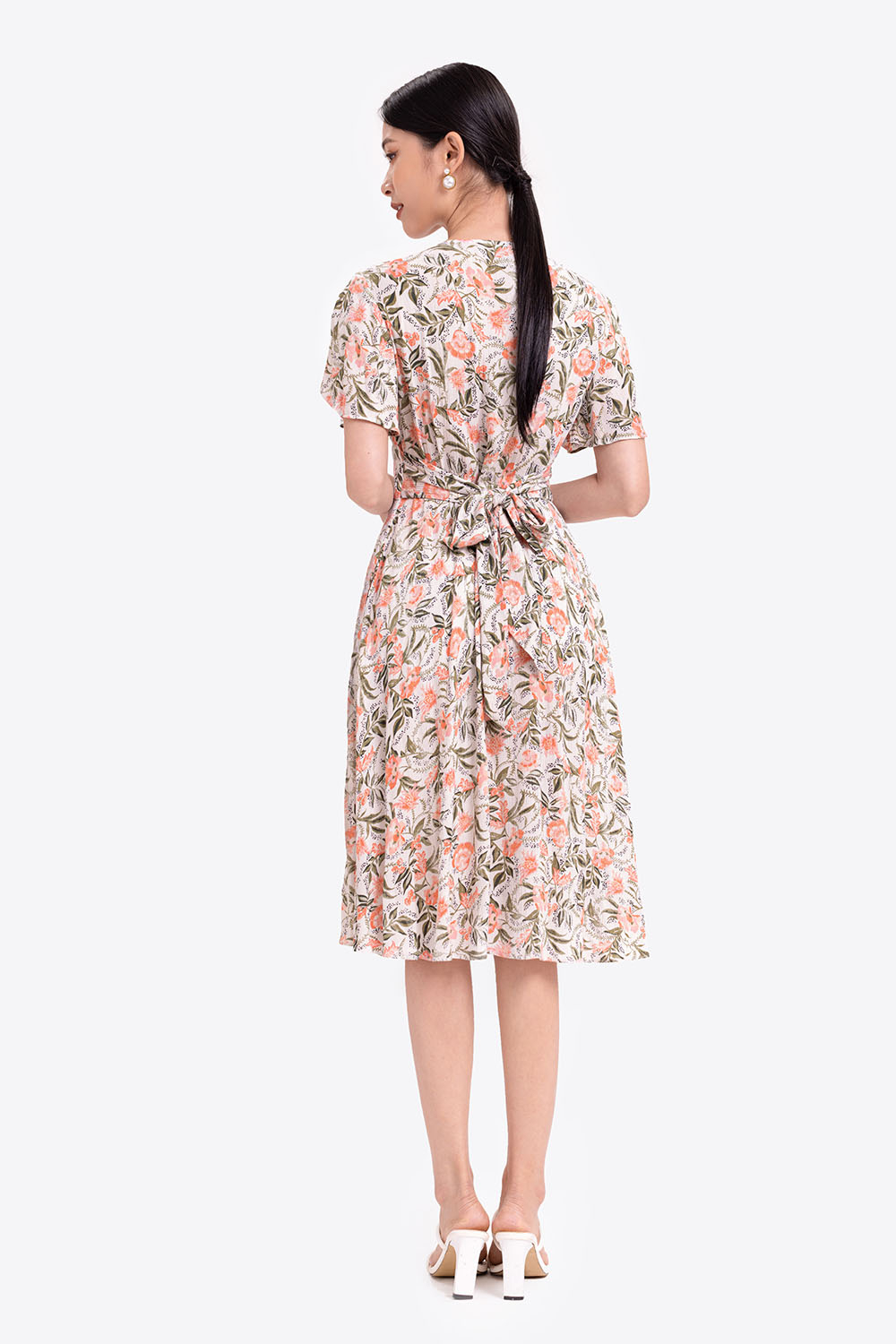 Đầm hoa dáng chữ A cổ V 