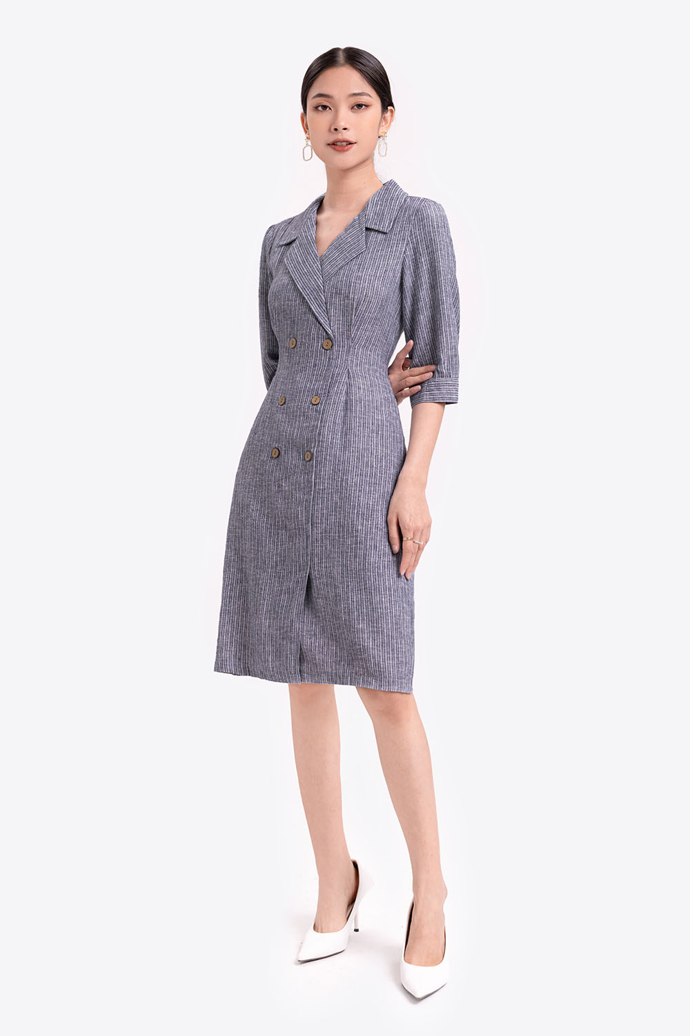 Đầm chữ A kẻ sọc cổ đan tông phối nút 