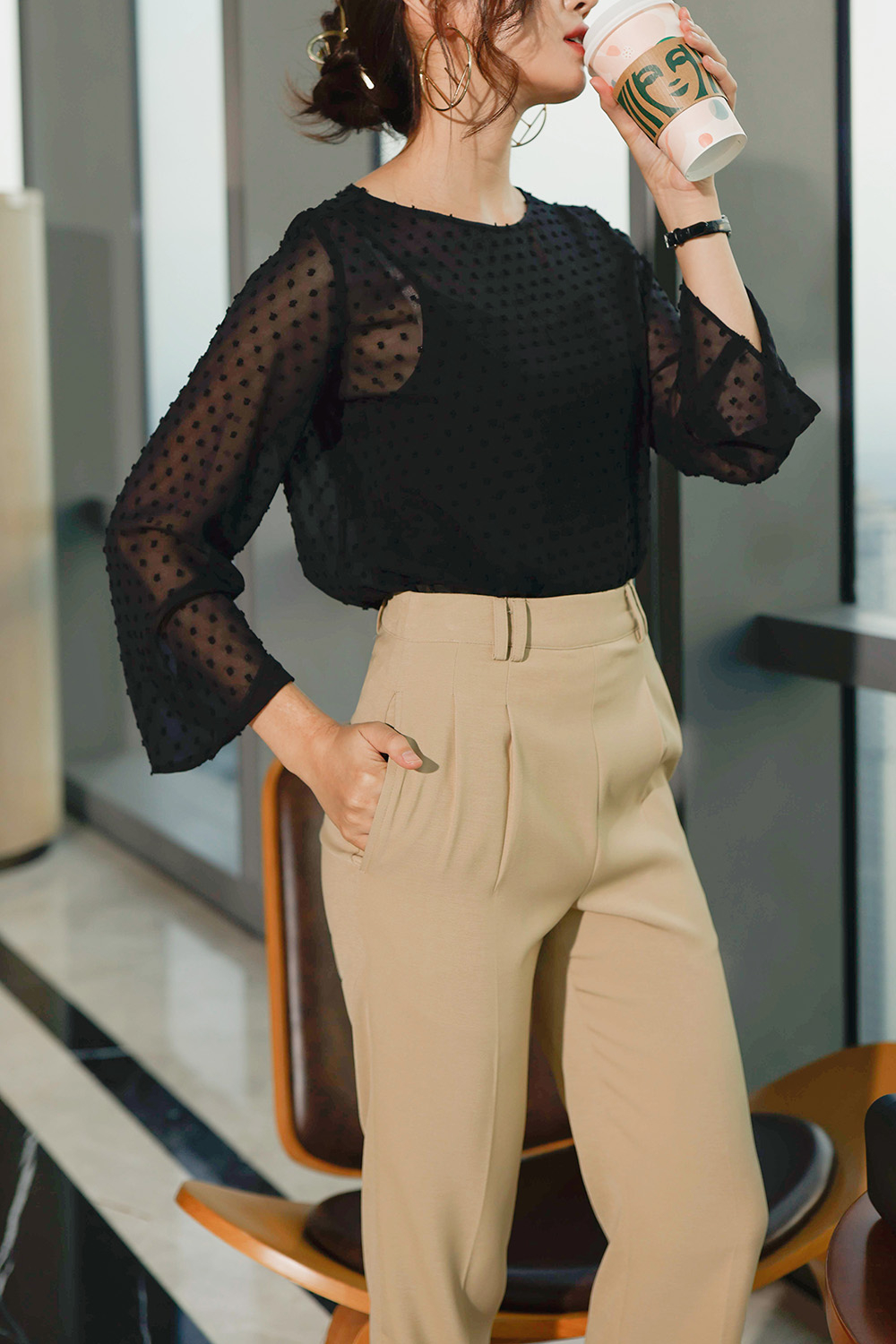 Áo voan kiểu cổ tròn tay dài