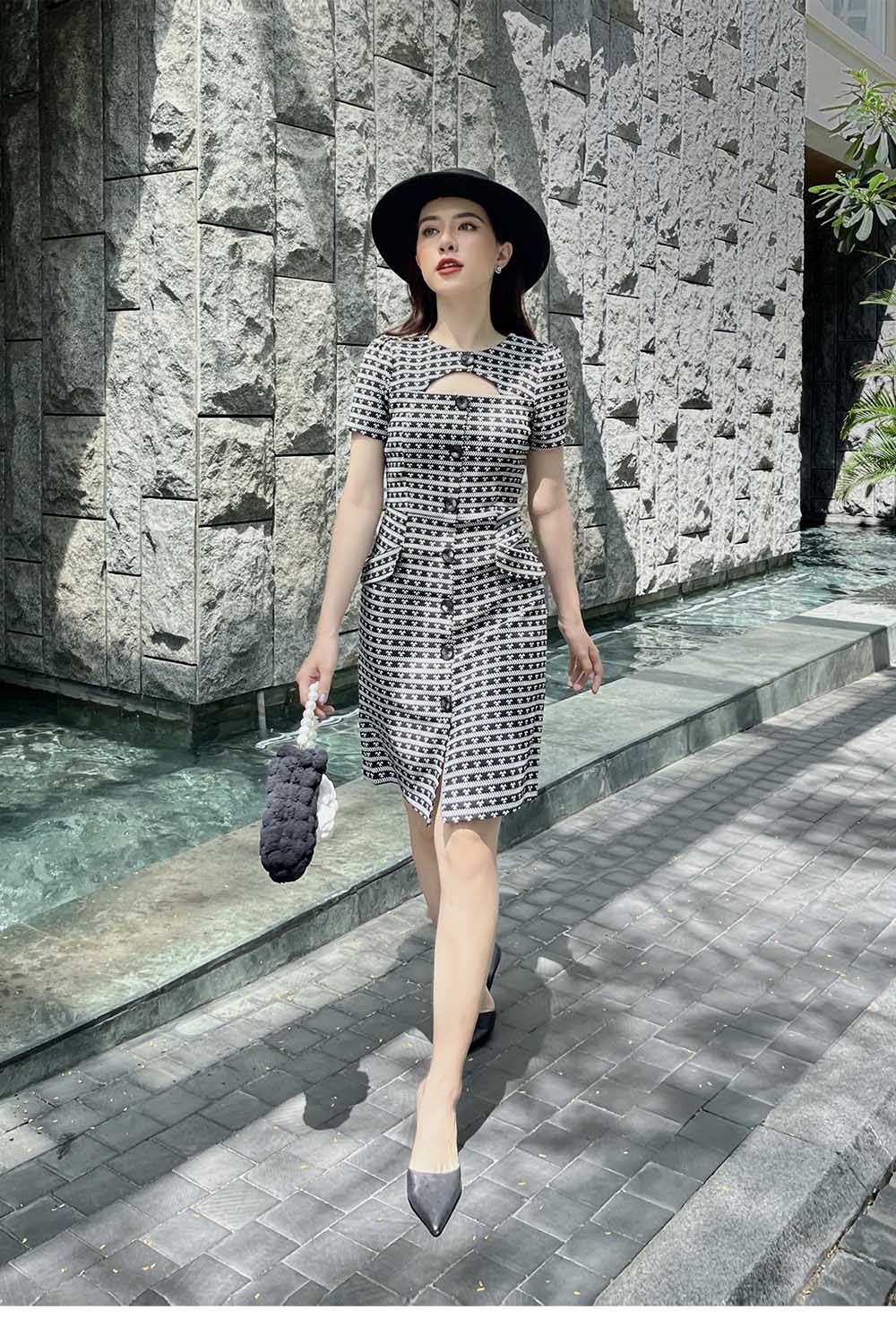 Đầm chữ A họa tiết cổ cut-out 