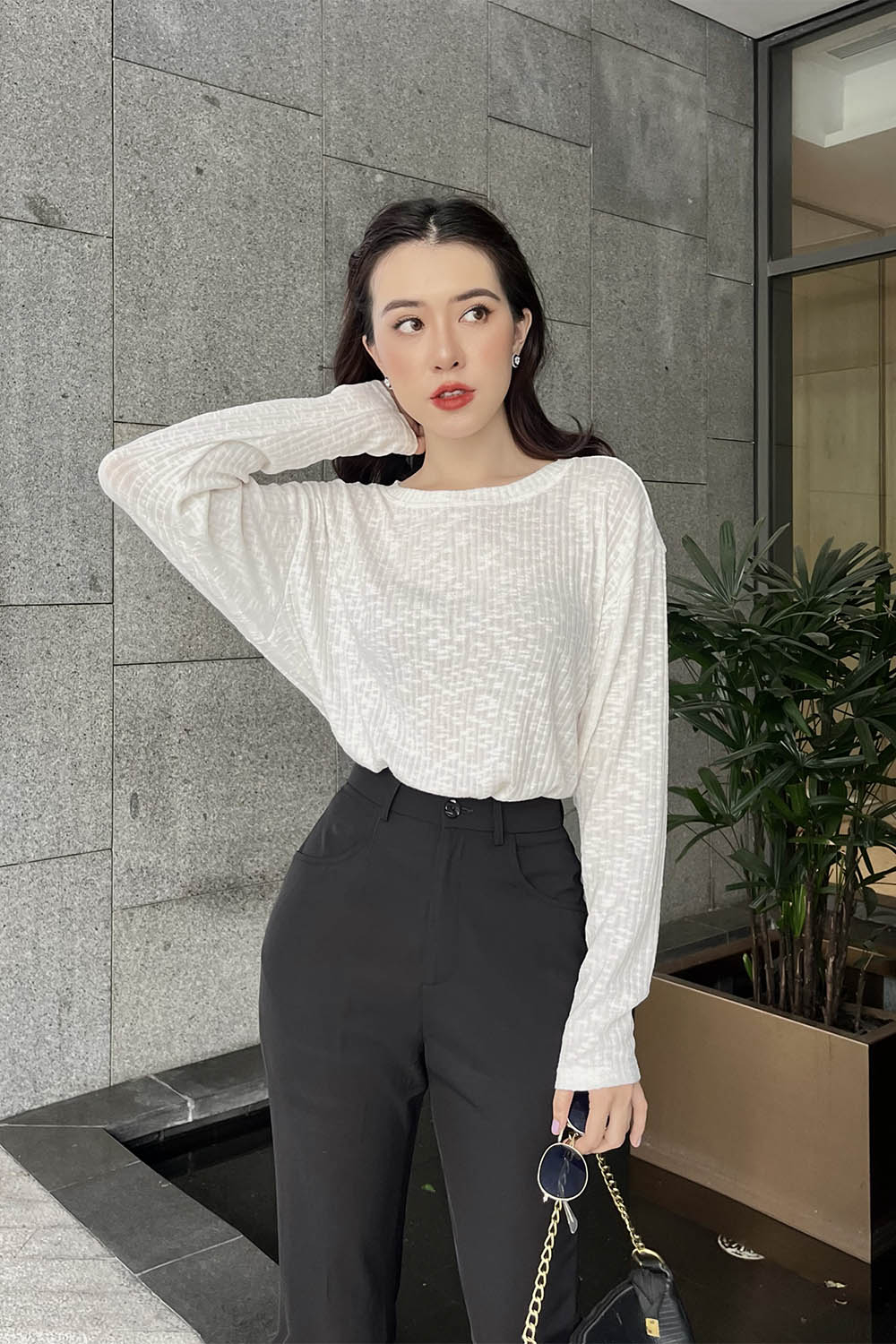 Áo thun trắng tay dài 