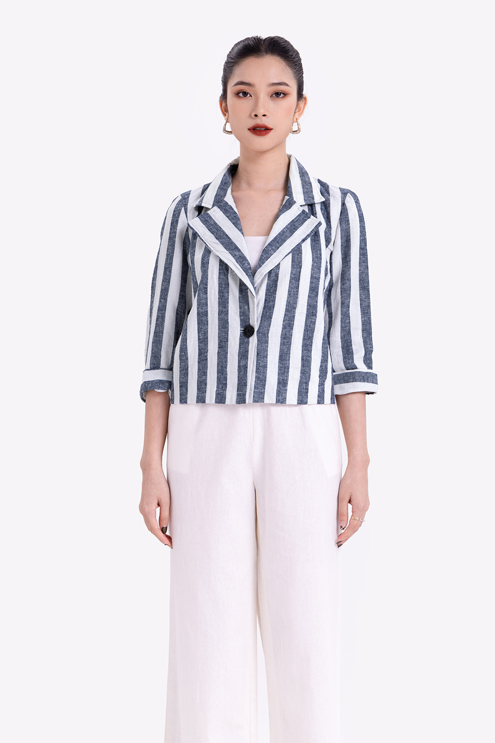 Áo khoác blazer tay lửng kẻ sọc 