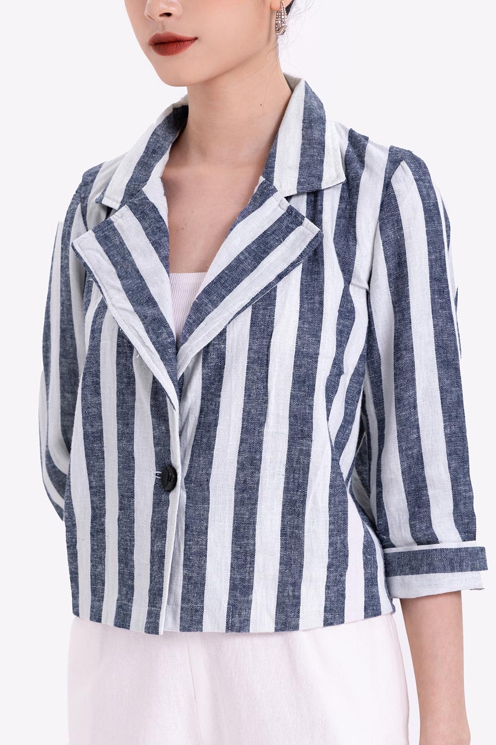 Áo khoác blazer tay lửng kẻ sọc 