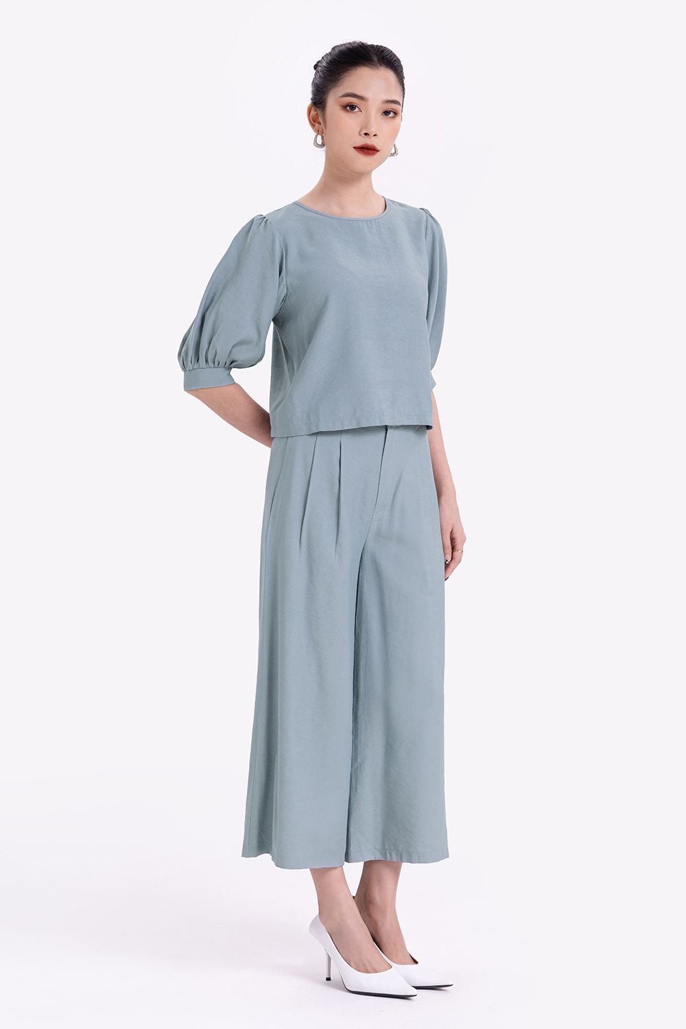 Áo kiểu tay lỡ cổ tròn 