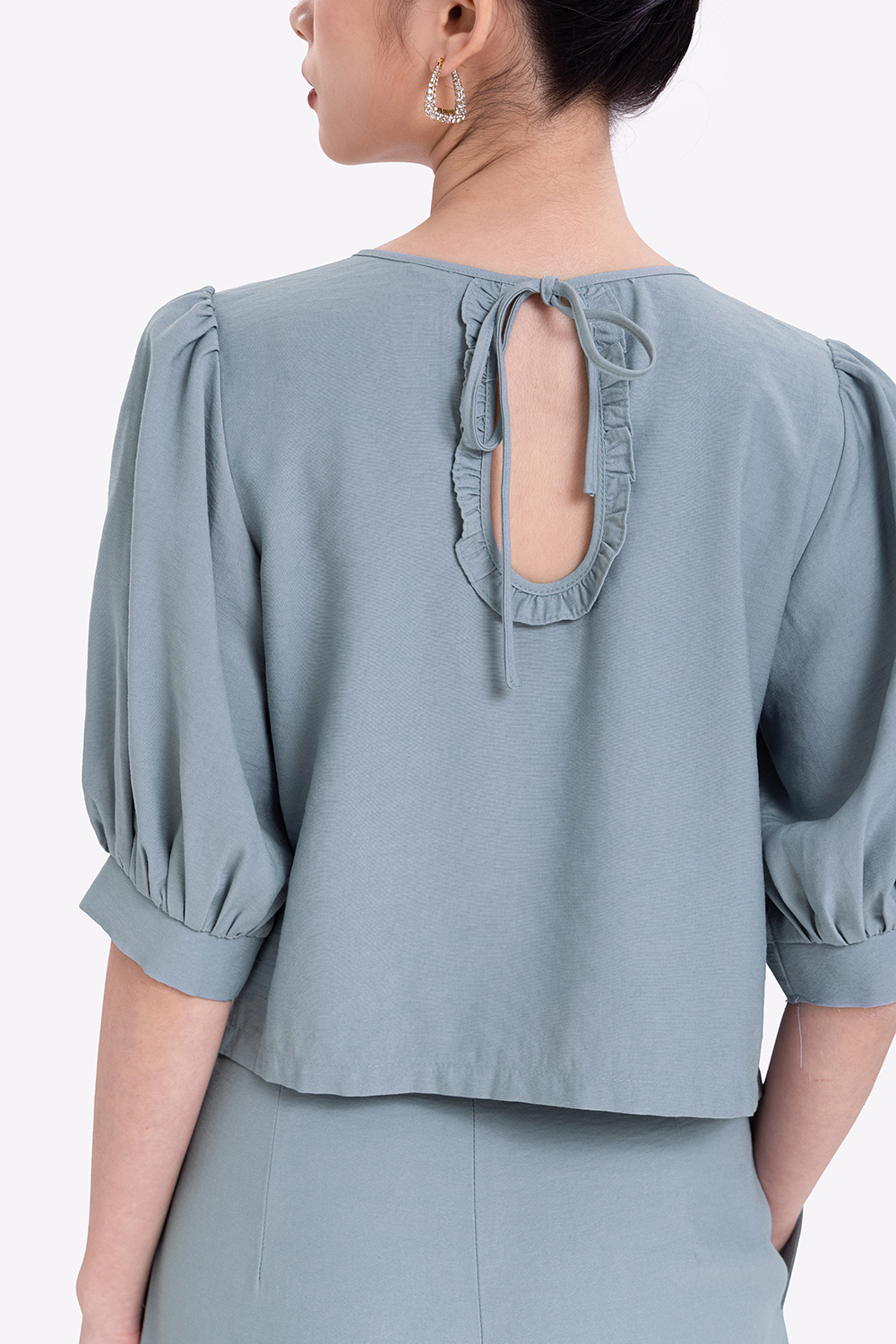 Áo kiểu tay lỡ cổ tròn 