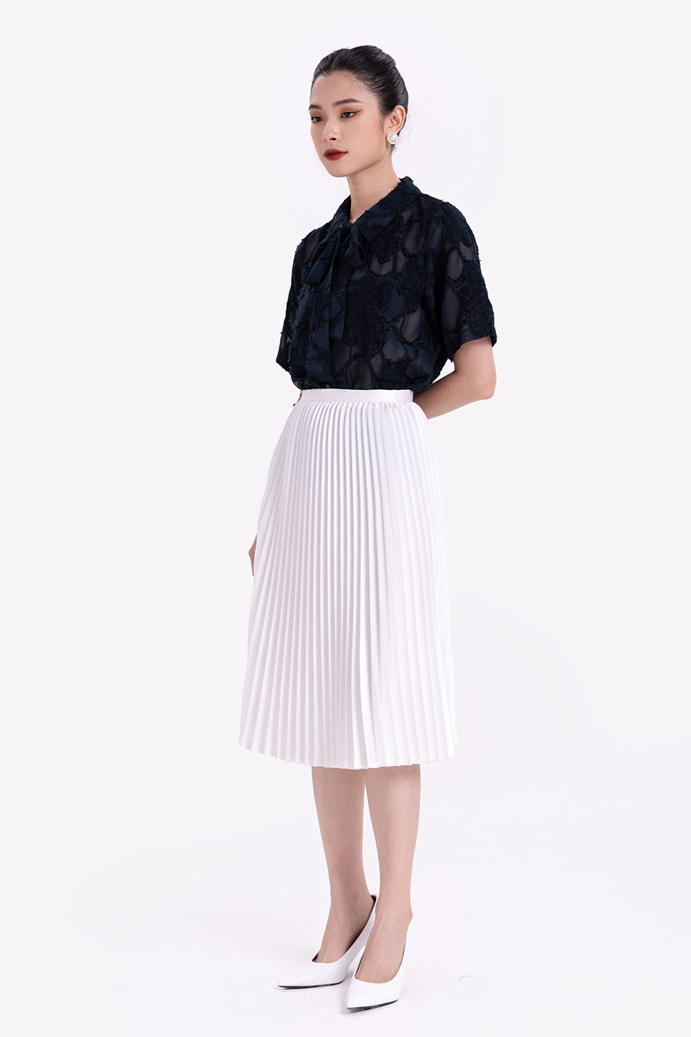 Áo sơ mi voan bông ép tay ngắn 