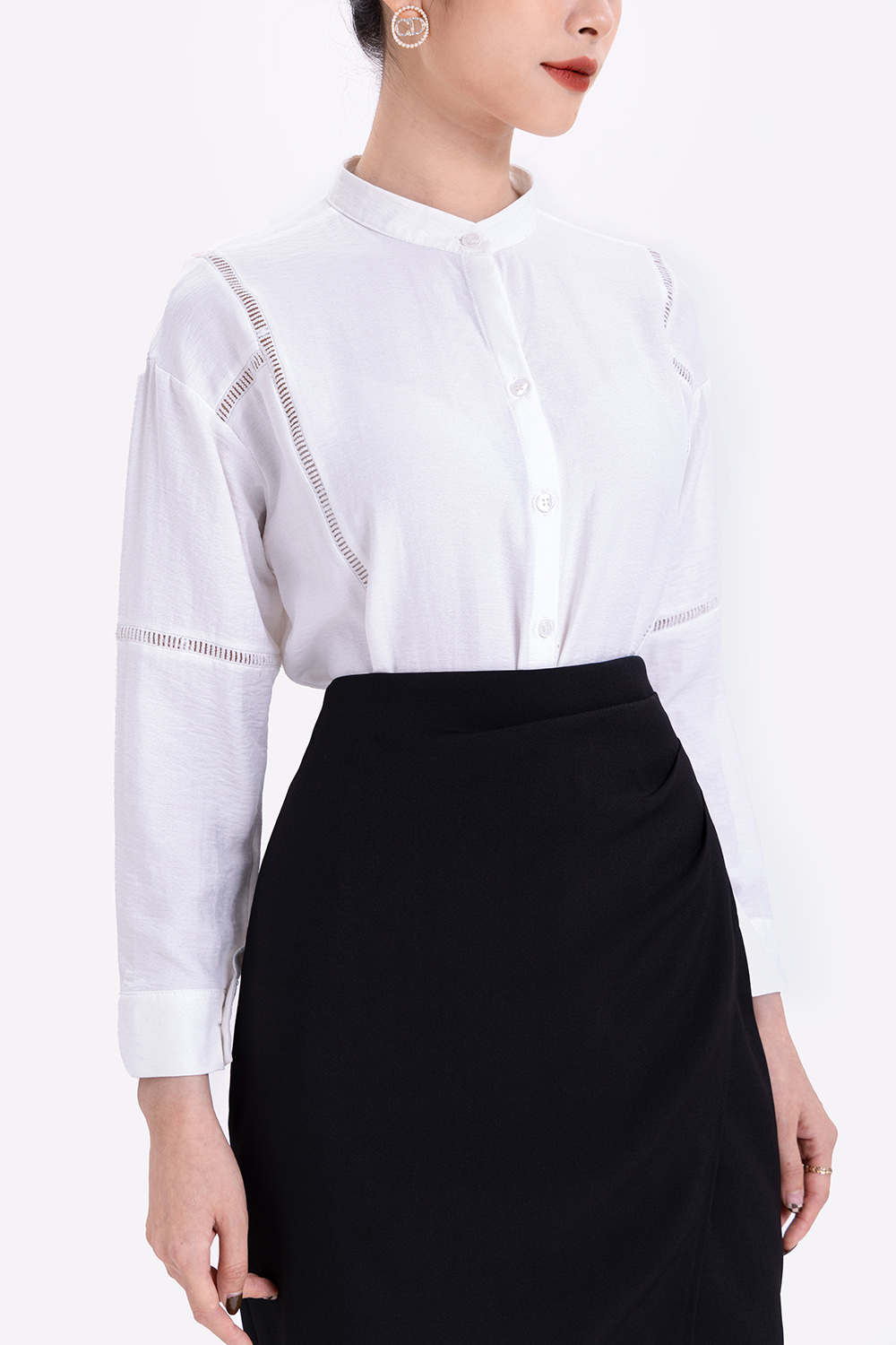 Áo sơ mi trắng  tay dài phối ren 