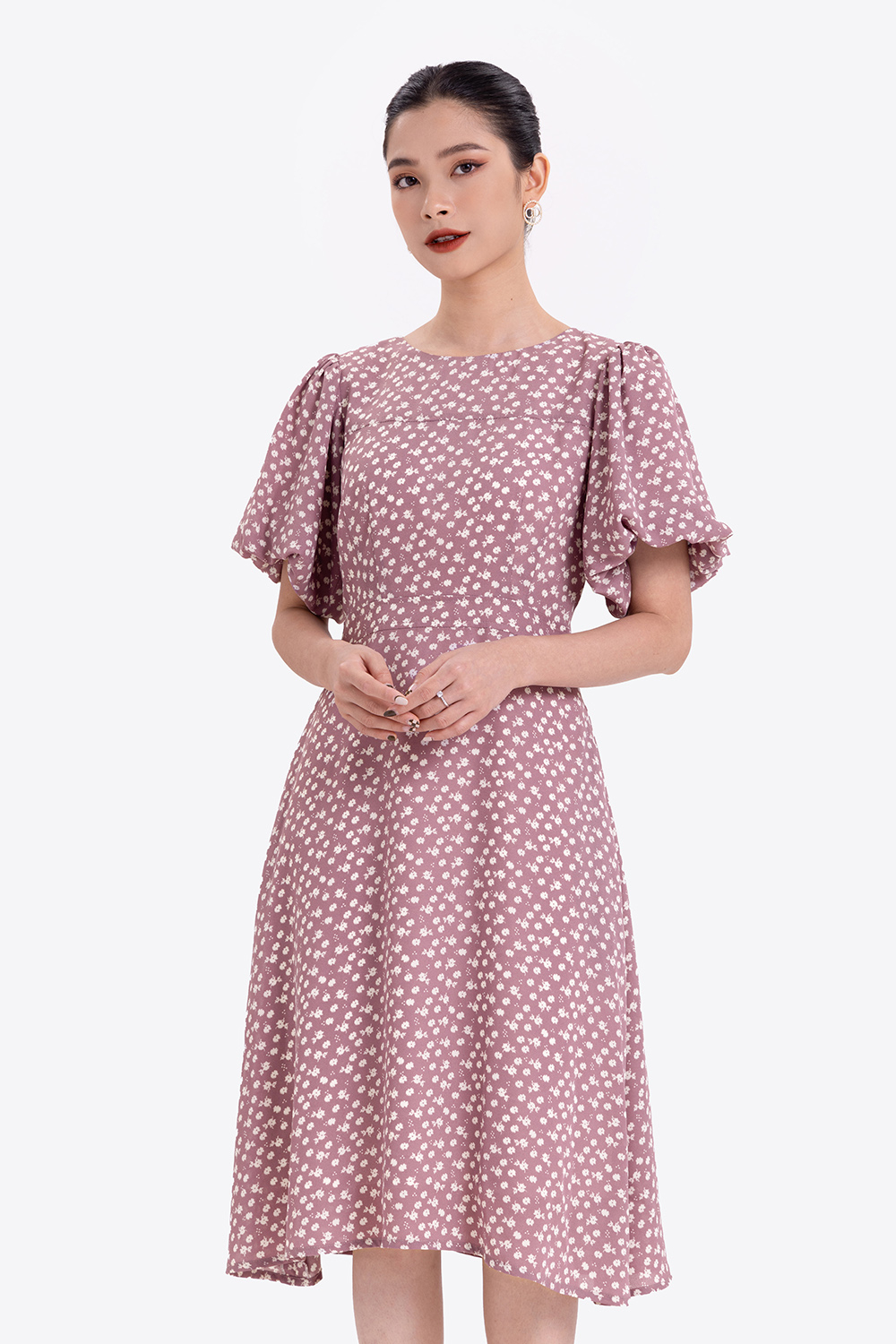 Đầm xòe hoa nhí cổ tròn tay phồng 