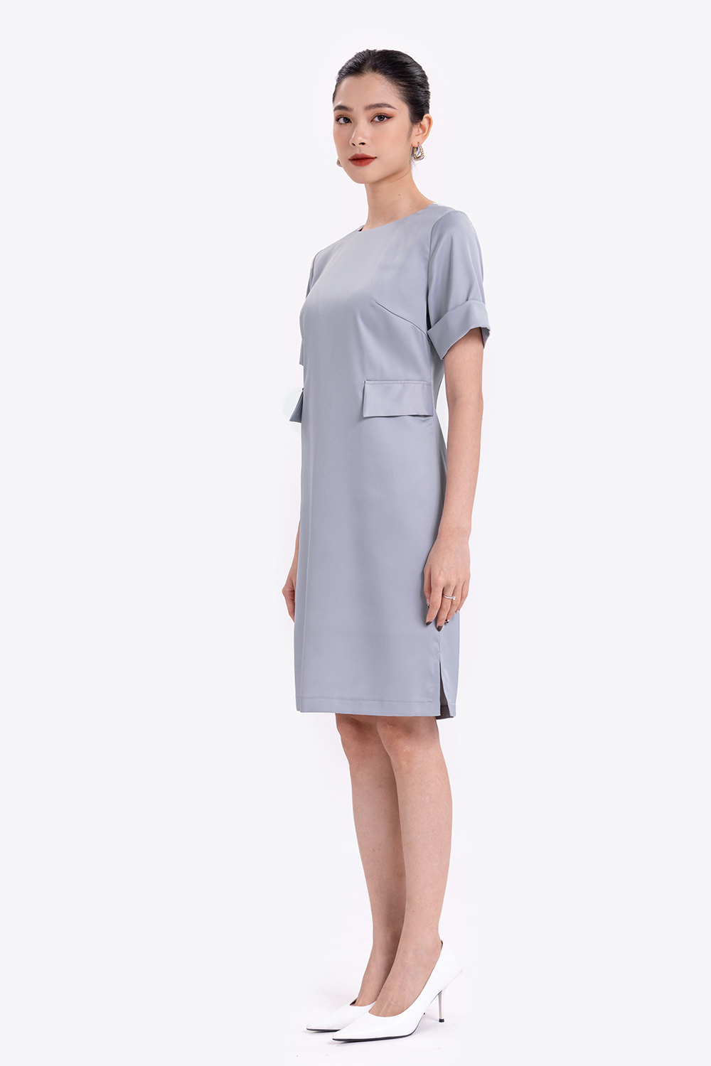 Đầm suông cổ tròn phối 2 túi giả 