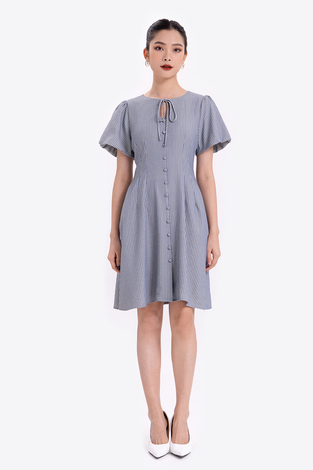 Đầm xòe tay bồng cổ phối nơ 